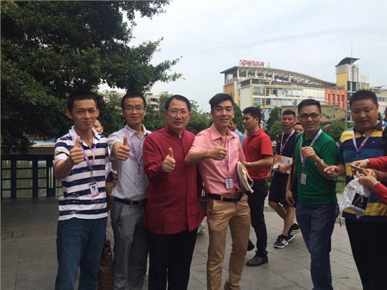 桂之邦參加網絡營銷課