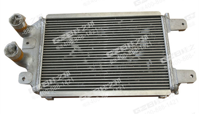 發(fā)動機(jī)配件批發(fā):三一挖掘機(jī)中冷器ME440350