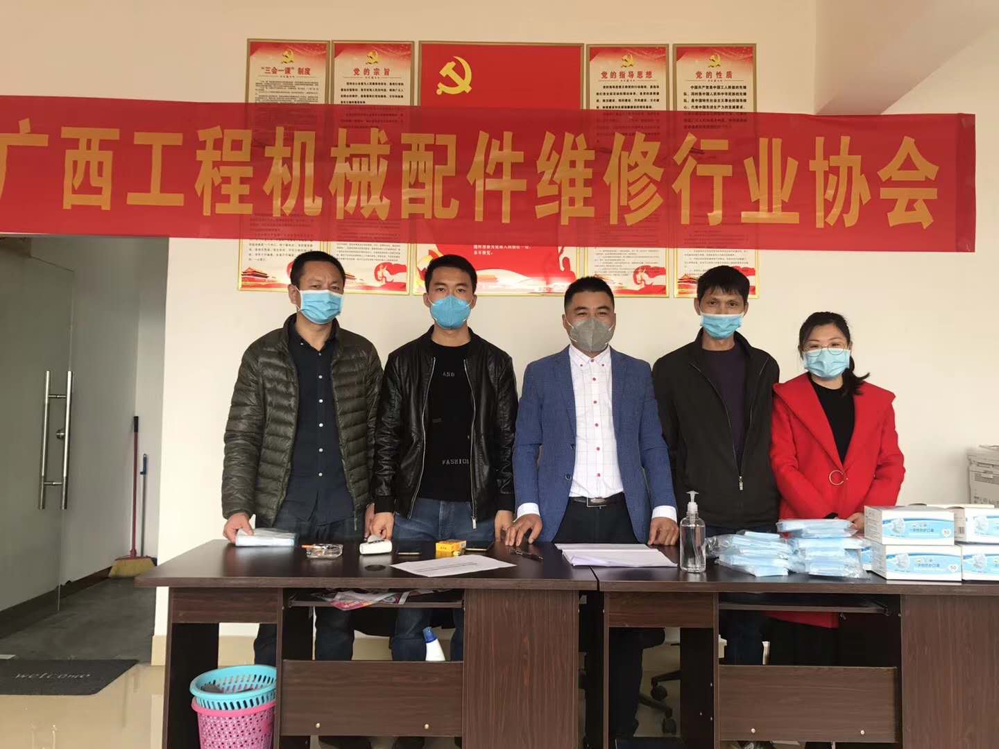 點(diǎn)贊！廣西工程機(jī)械協(xié)會(huì)免費(fèi)發(fā)放口罩啦~