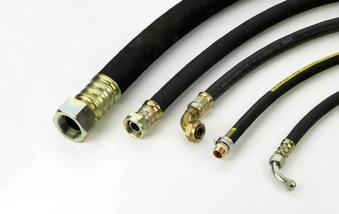 老年挖掘機油管總爆愁死人！